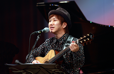 【写真】「中沢けんじ(元H2O)」国歌斉唱